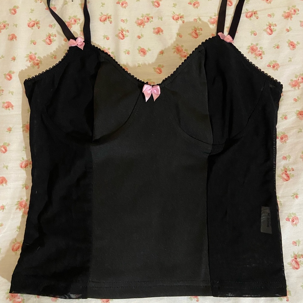 black flattering tank